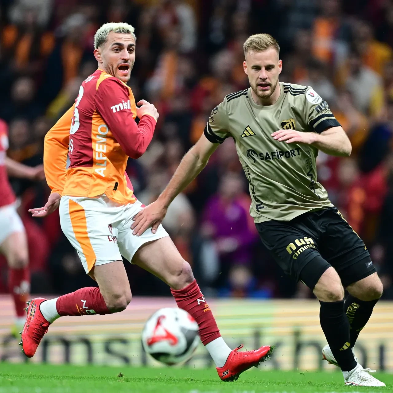 Galatasaray Kocaelispor'a yine takıldı: Süper Lig'de şampiyonluk yarışı alev alev!