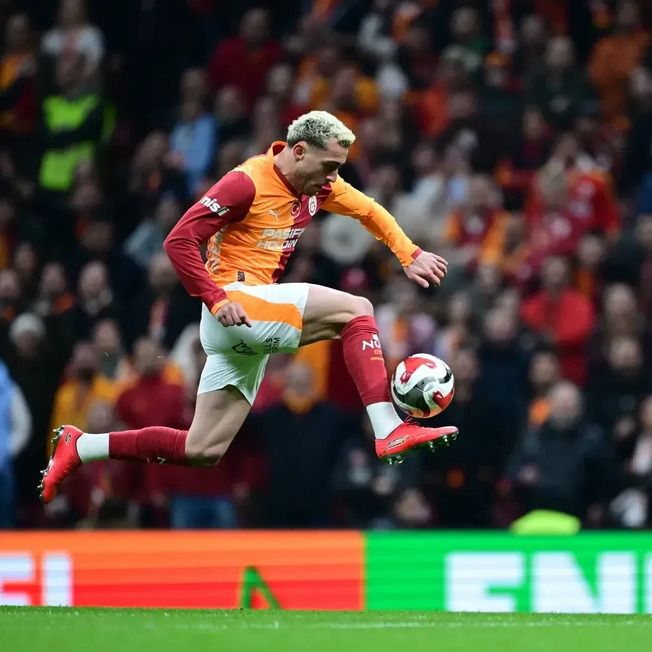 Galatasaray'da Okan Buruk'tan büyük vaat: "Farklı bir dönem başlıyor"