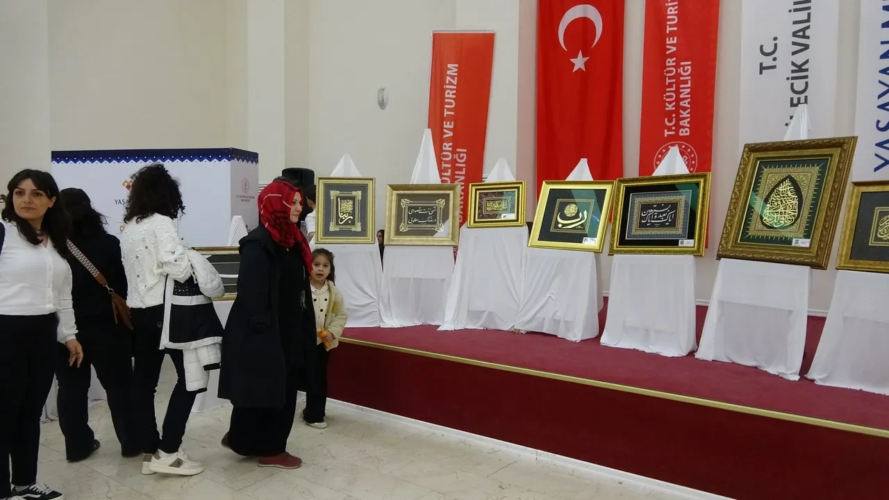 Gündüzleri polis, akşamları naht sanatçısı! Eserleri cami ve türbelerde sergileniyor