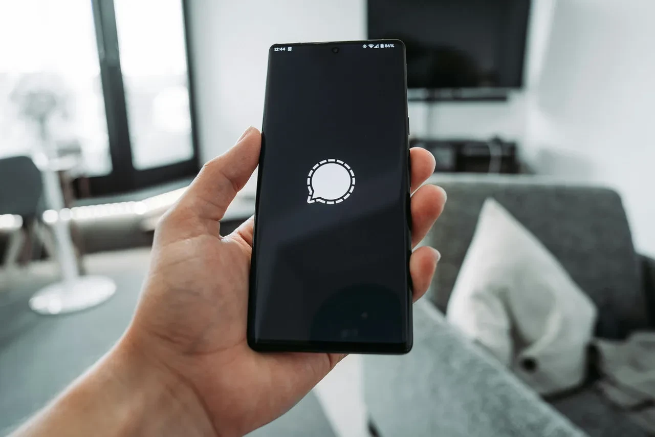 iPhone kullanıcılarına soğuk duş! Silinen uygulamanın mesajları FBI'ın eline böyle geçti