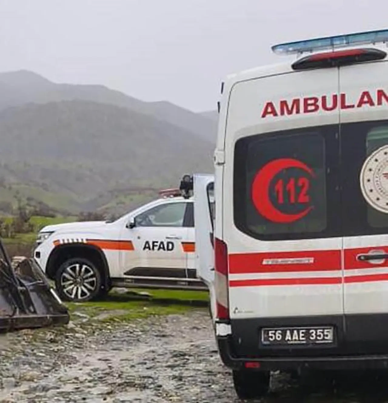 Minibüs selde mahsur kaldı: Kalp krizi geçiren kadın kurtarılamadı