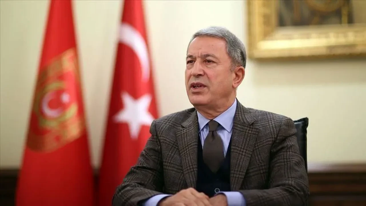 Paskalya kutlamalarında Türk bayrakları ve Hulusi Akar hedef alındı! GKRY'e sert tepki