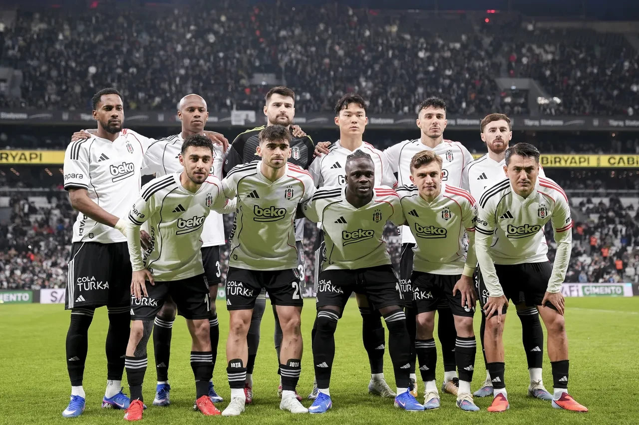 Sergen Yalçın'ın biletini kestiği ilk isim belli oldu! Beşiktaş'ta ayrılık rüzgarı başlıyor