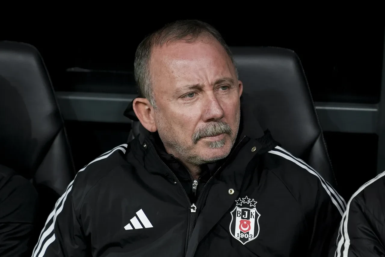 Sergen Yalçın'ın biletini kestiği ilk isim belli oldu! Beşiktaş'ta ayrılık rüzgarı başlıyor