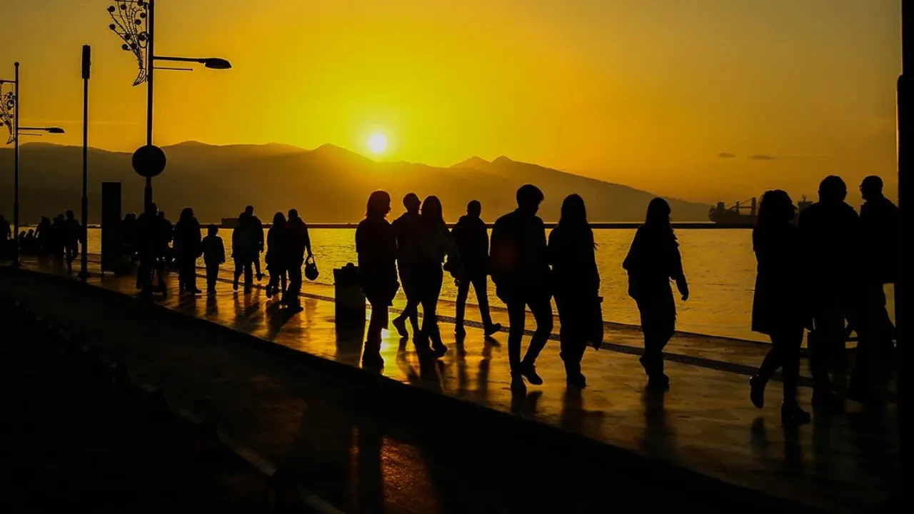 Soğuk ve yağışlı hava ülkeyi terk ediyor! Sıcaklıklar artacak: İşte İstanbul, Ankara ve İzmir'deki hava durumu