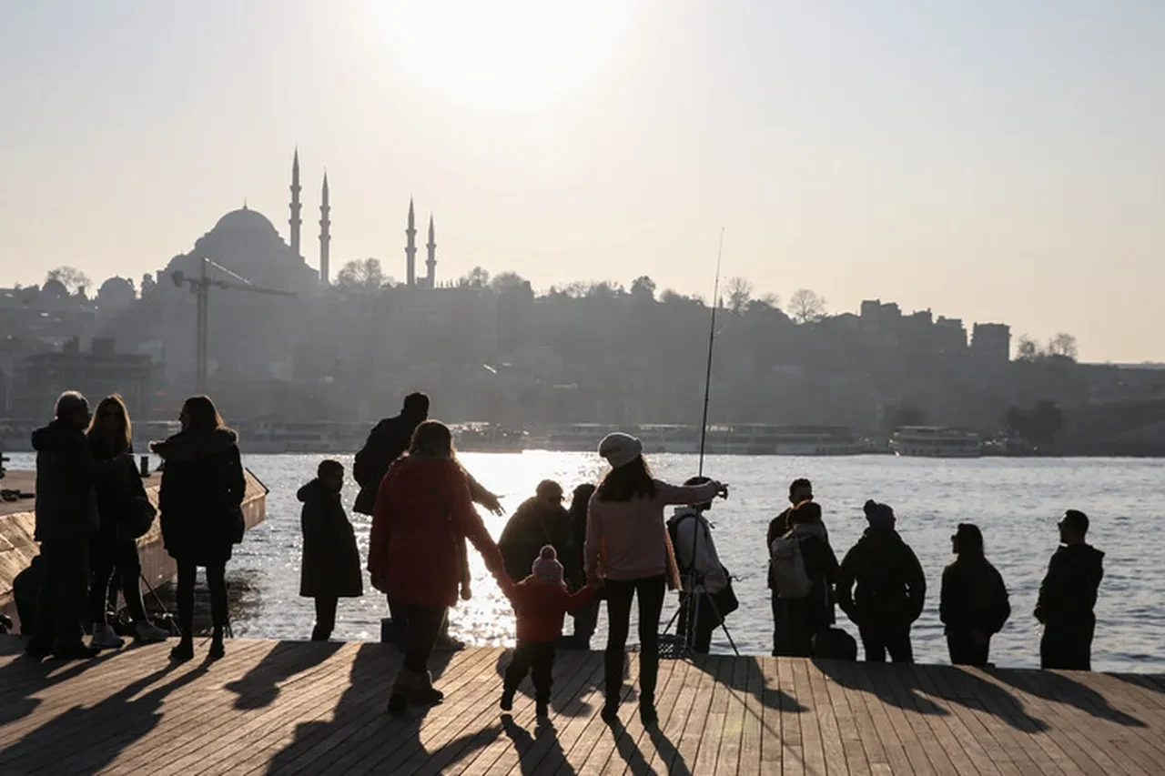 Soğuk ve yağışlı hava ülkeyi terk ediyor! Sıcaklıklar artacak: İşte İstanbul, Ankara ve İzmir'deki hava durumu