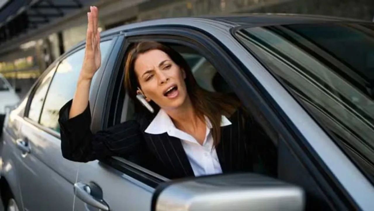 Usta şoför olduğunuzu zannediyorsanız bir daha düşünün! Kötü sürücüleri ele veren işaretler: İlk maddeyi çoğu kişi yapıyor