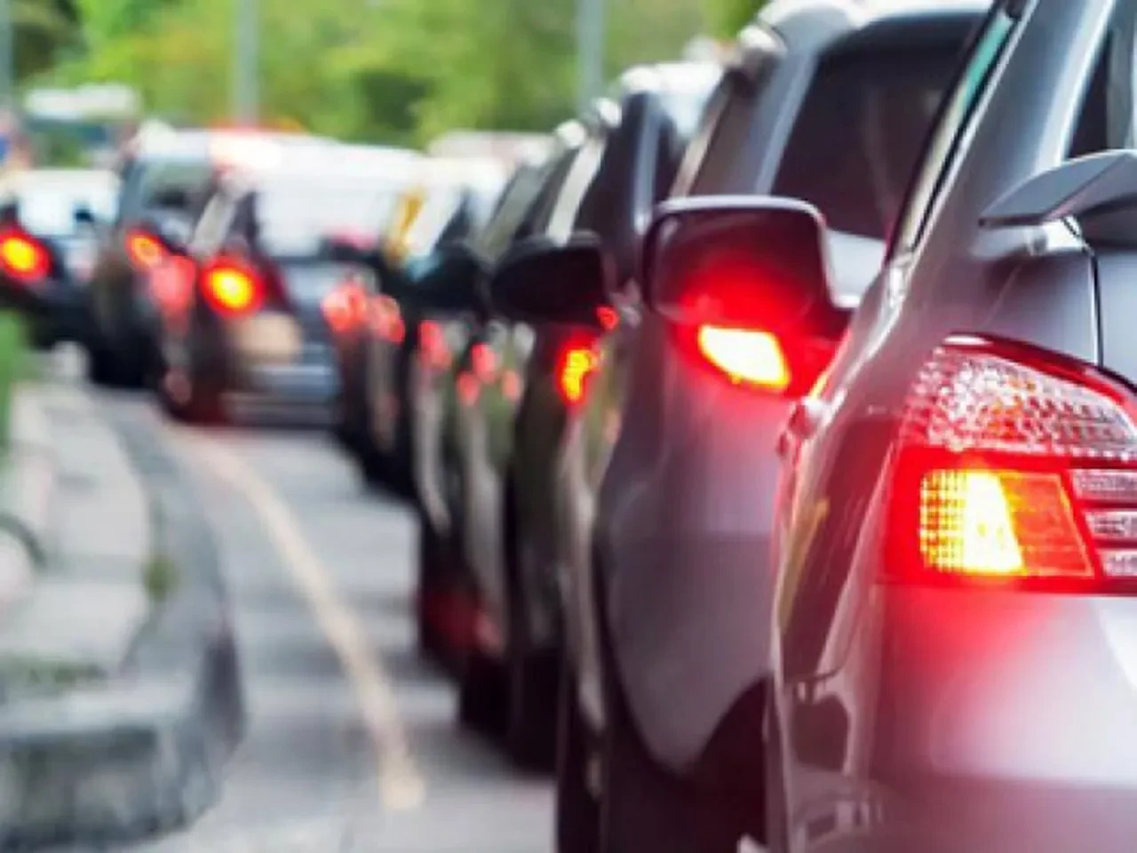 Zorunlu kış lastiği uygulaması sona eriyor! Lastik değiştirme ücretleri belli oldu