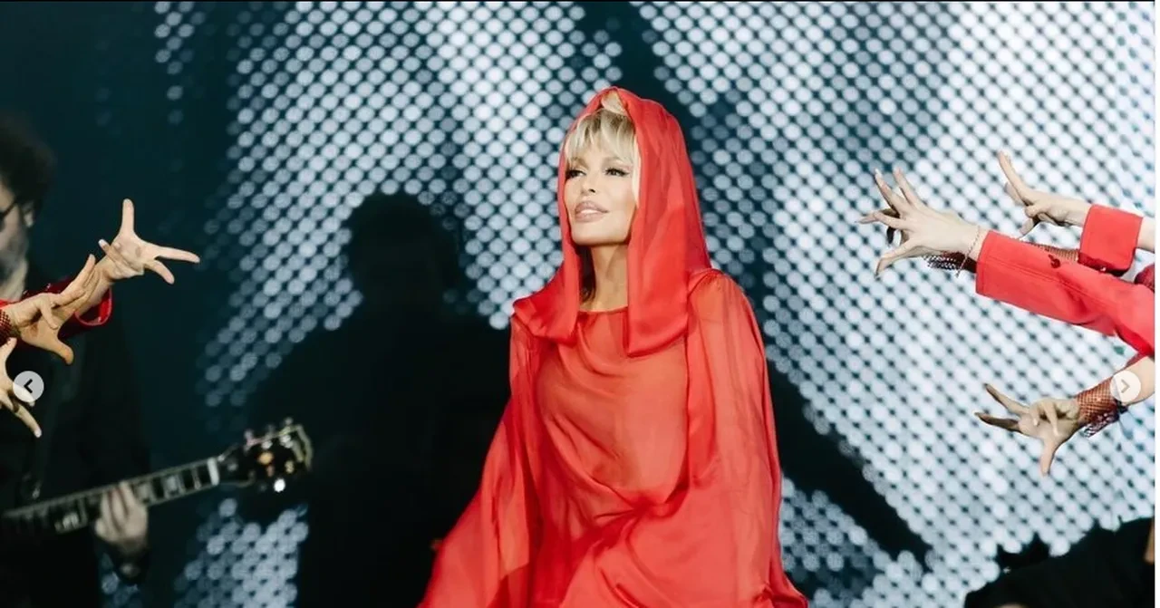 Ajda Pekkan'ın sahnedeki ceketine ödediği ücret ortaya çıktı! Tek konserde milyonlar harcadı 