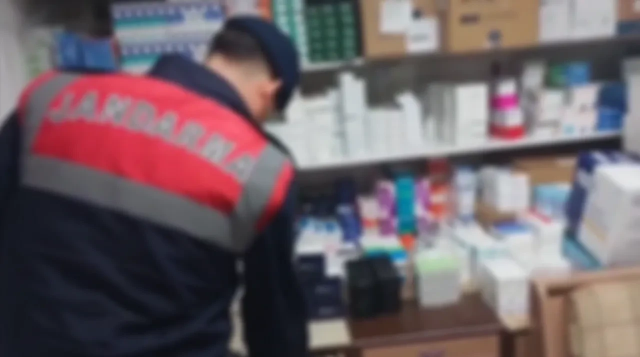 Antalya'da narkotik operasyonu: 1'i doktor 6 şüpheli gözaltında