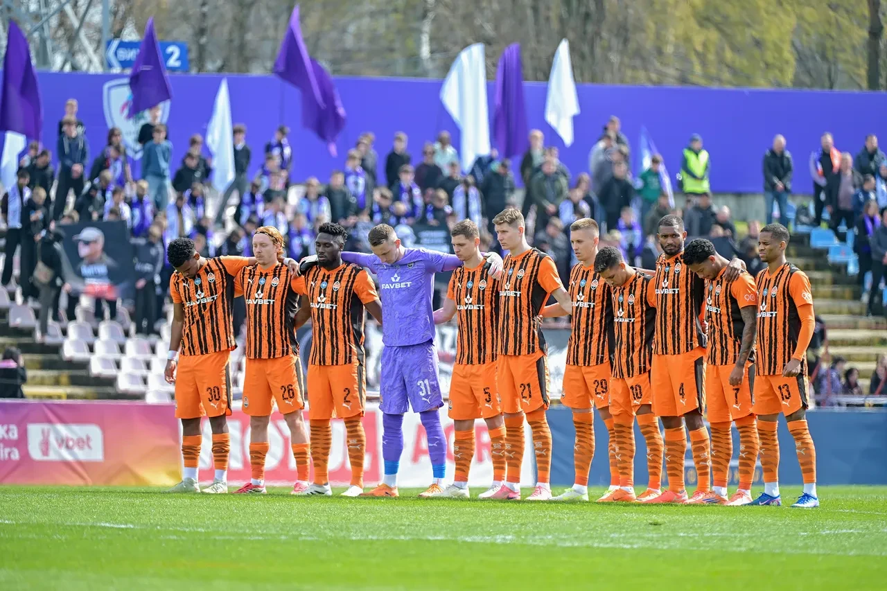 Arda Turan'ın maçında hava saldırısı alarmı! 2. yarı öncesi ara verildi