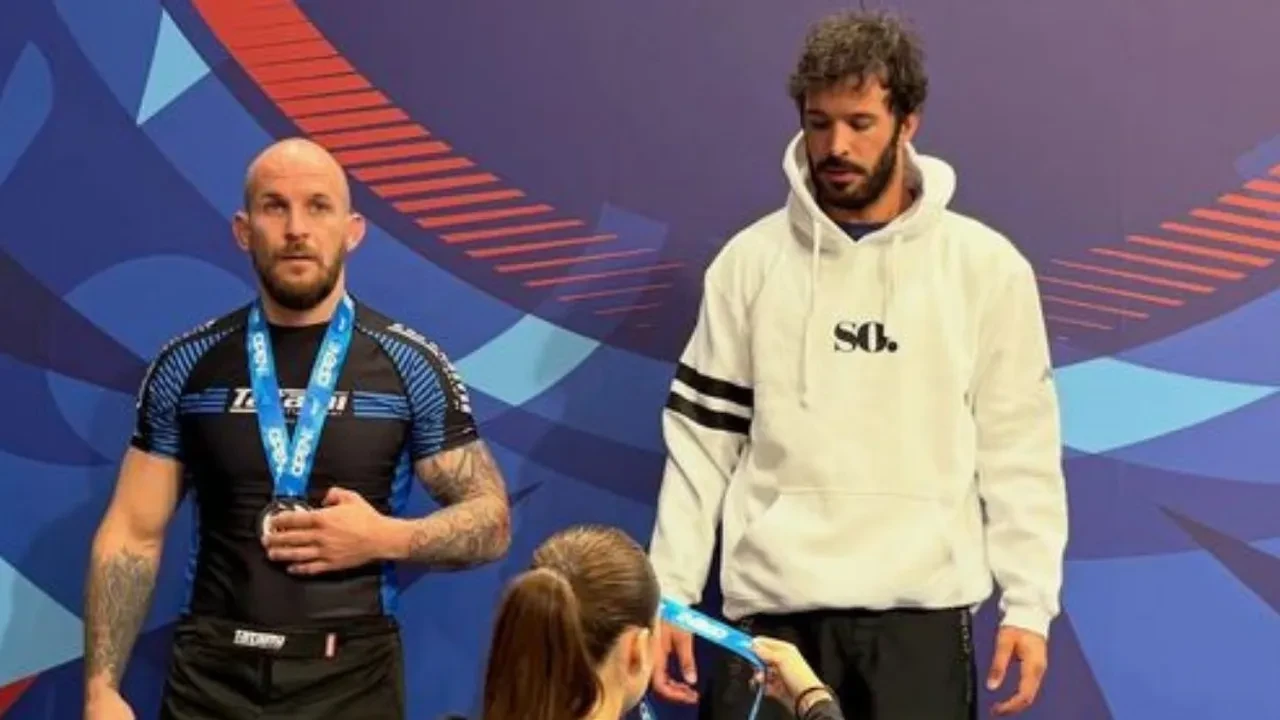 Barış Arduç Jiu-Jitsu şampiyonasına katıldı! Ünlü oyuncu İtalya’da altın madalya kazandı