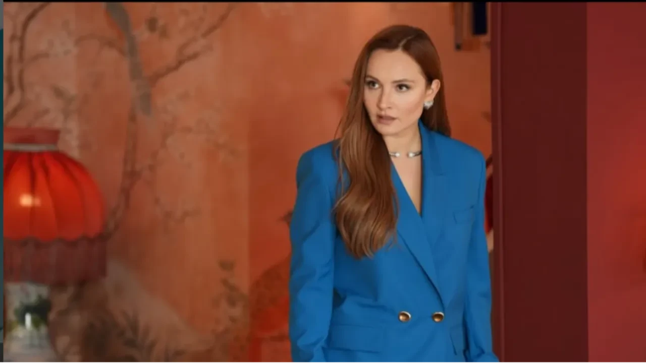 Çirkin dizisinin Lale'si Başak Gümülcinelioğlu fiziksel görünüşüyle ilgili uğradığı zorbalıkları anlattı 