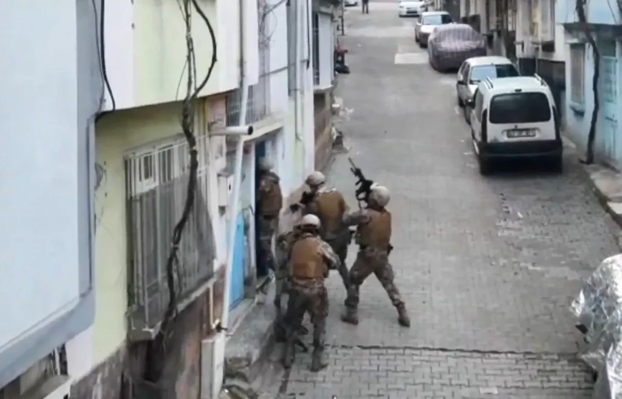 DEAŞ'a yönelik 52 ilde operasyon! 525 şüpheli gözaltına alındı