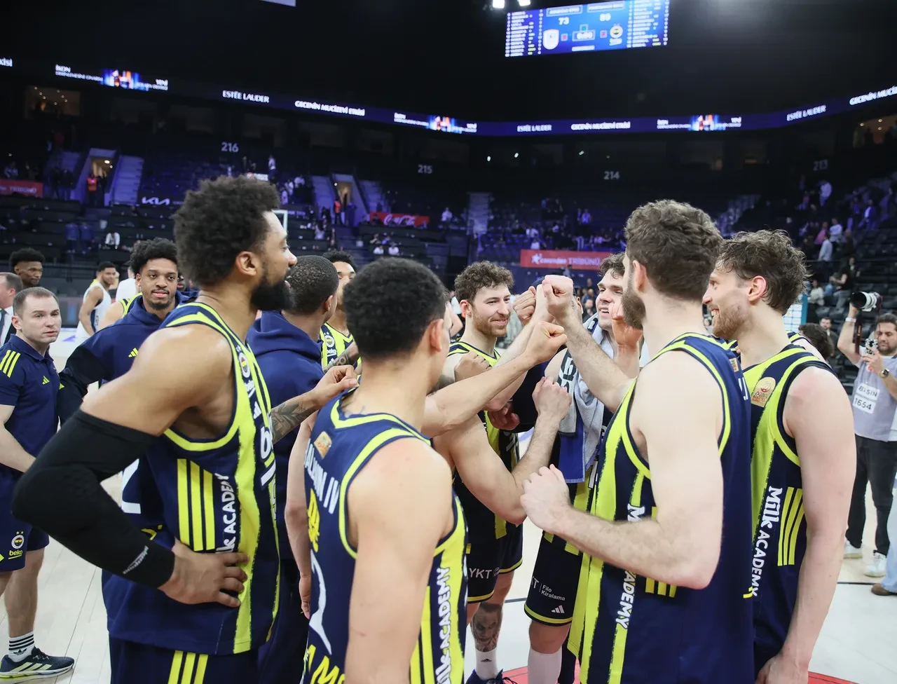 Fenerbahçe Beko Anadolu Efes'e yine geçit vermedi!