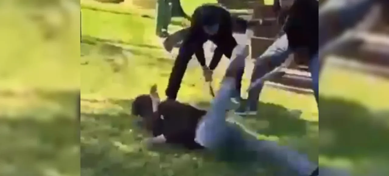 İstanbul'da kan donduran görüntüler! 16 yaşındaki çocuk demir sopalarla darbedildi