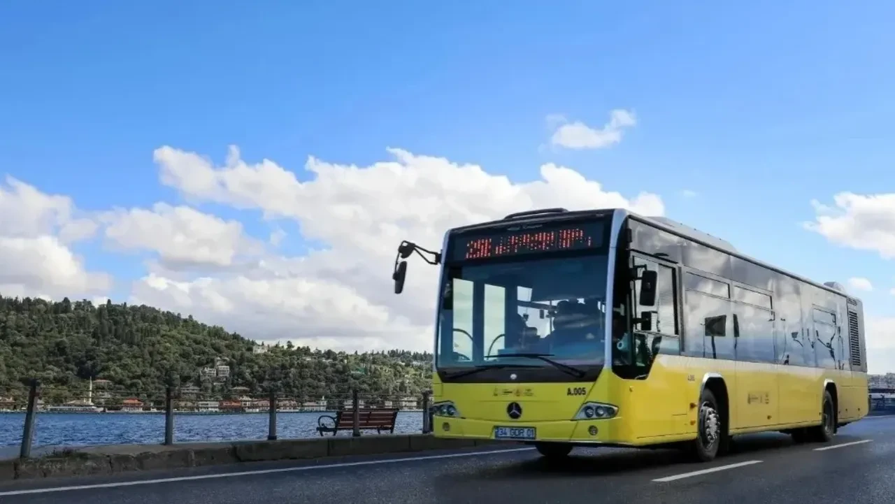 İstanbul'da ücretsiz taşıma durabilir! Otobüsçüler İBB önünde toplandı
