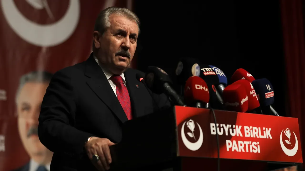 Mustafa Destici: Cumhurbaşkanımıza hakaret Türk milletine yapılmıştır