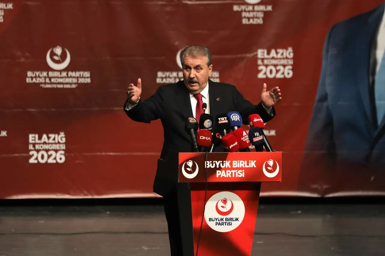 Mustafa Destici: Cumhurbaşkanımıza hakaret Türk milletine yapılmıştır