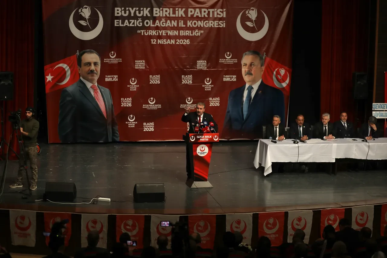 Mustafa Destici: Cumhurbaşkanımıza hakaret Türk milletine yapılmıştır