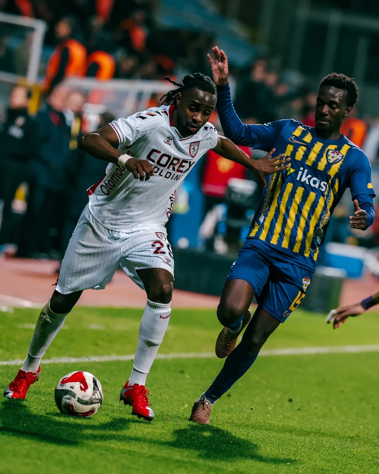 Samsunspor Eyüpspor'u son dakikada yıktı: Kırmızı kart sonrasında art arda goller!