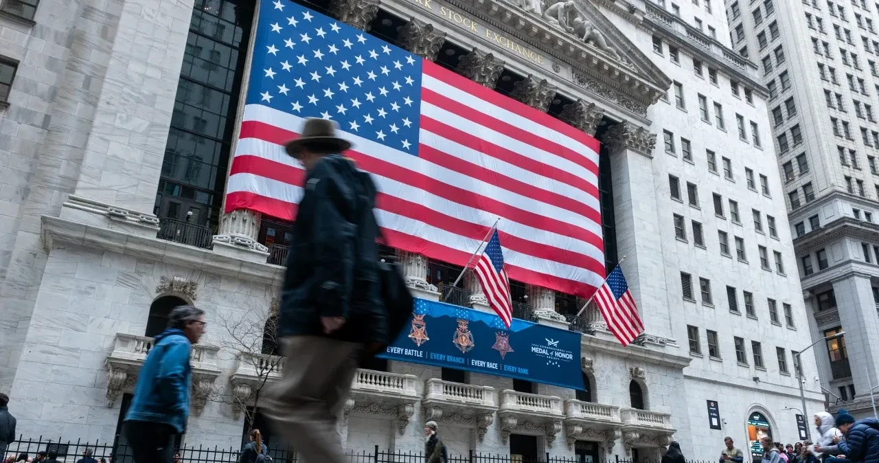 Wall Street savaş gölgesinde kazancını büyütüyor