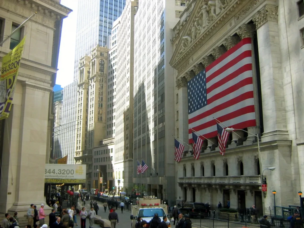 Wall Street savaş gölgesinde kazancını büyütüyor