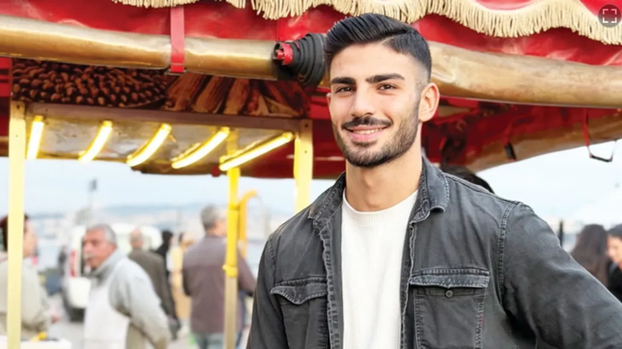 Yakışıklı mısırcı lakaplı Alper Temel oyuncu mu oluyor? Yeraltı dizisinden teklif geldi 