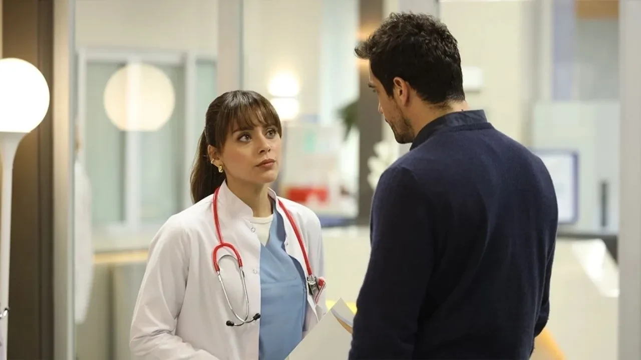 Yasaklı madde soruşturmasında gözaltına alınan İbrahim Çelikkol’un dizisinin fişi çekildi! Doktor Başka Hayatta final kararı 
