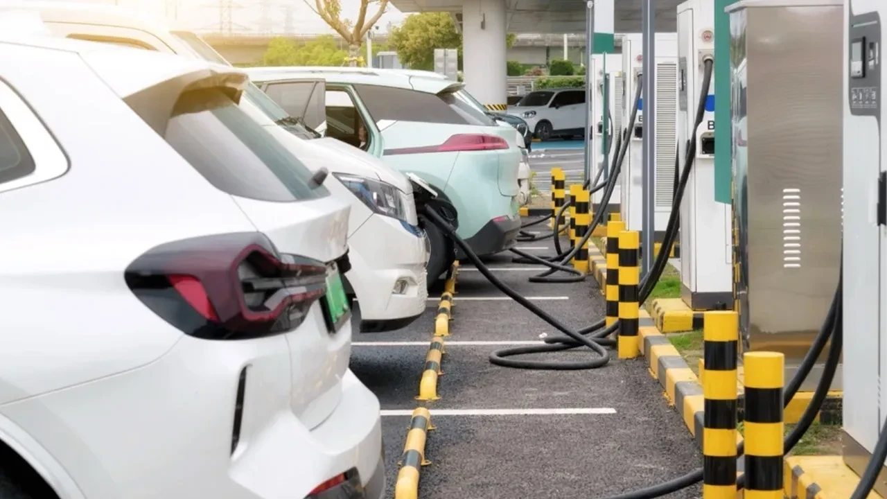 Akaryakıt fırladı, araç satış verileri şaşırttı! İşte elektrikli otomobil satışlarında rekor kıran ülkeler