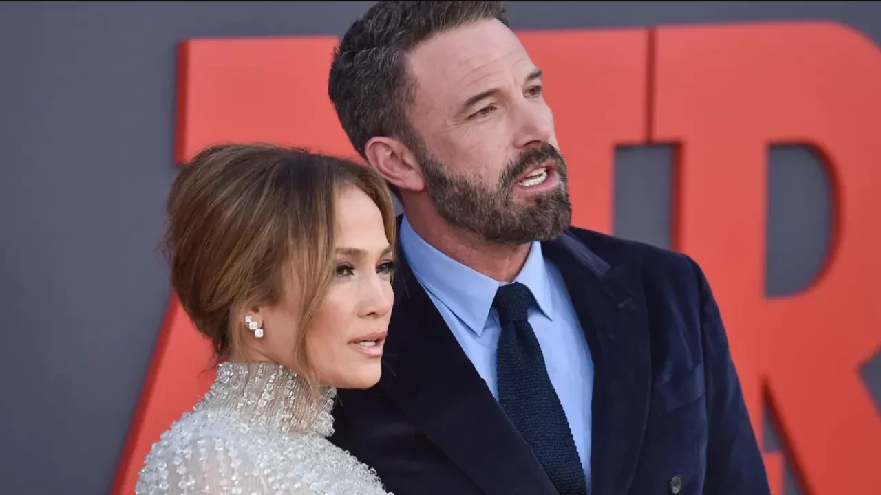 Ben Affleck'in boşansalar da Jennifer Lopez'e jestleri bitmiyor! Bir imza verdi 60 milyon dolar bıraktı