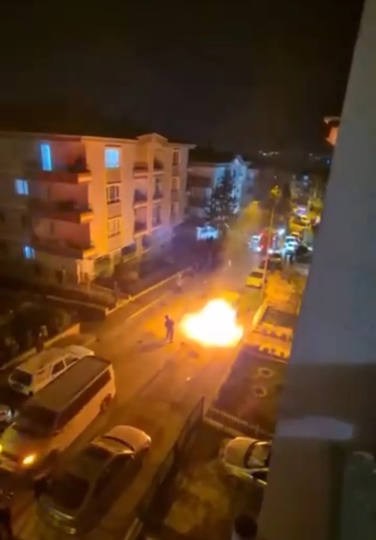 Boşanmak istediği eşi kabusu yaşattı: Pompalı tüfekle saldırdı, otomobili benzinle yaktı