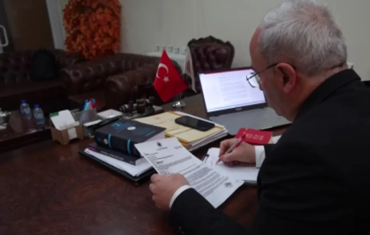 Dolandırıcılardan yapay zekalı tuzak! Sahte mahkeme belgesiyle ava çıktılar