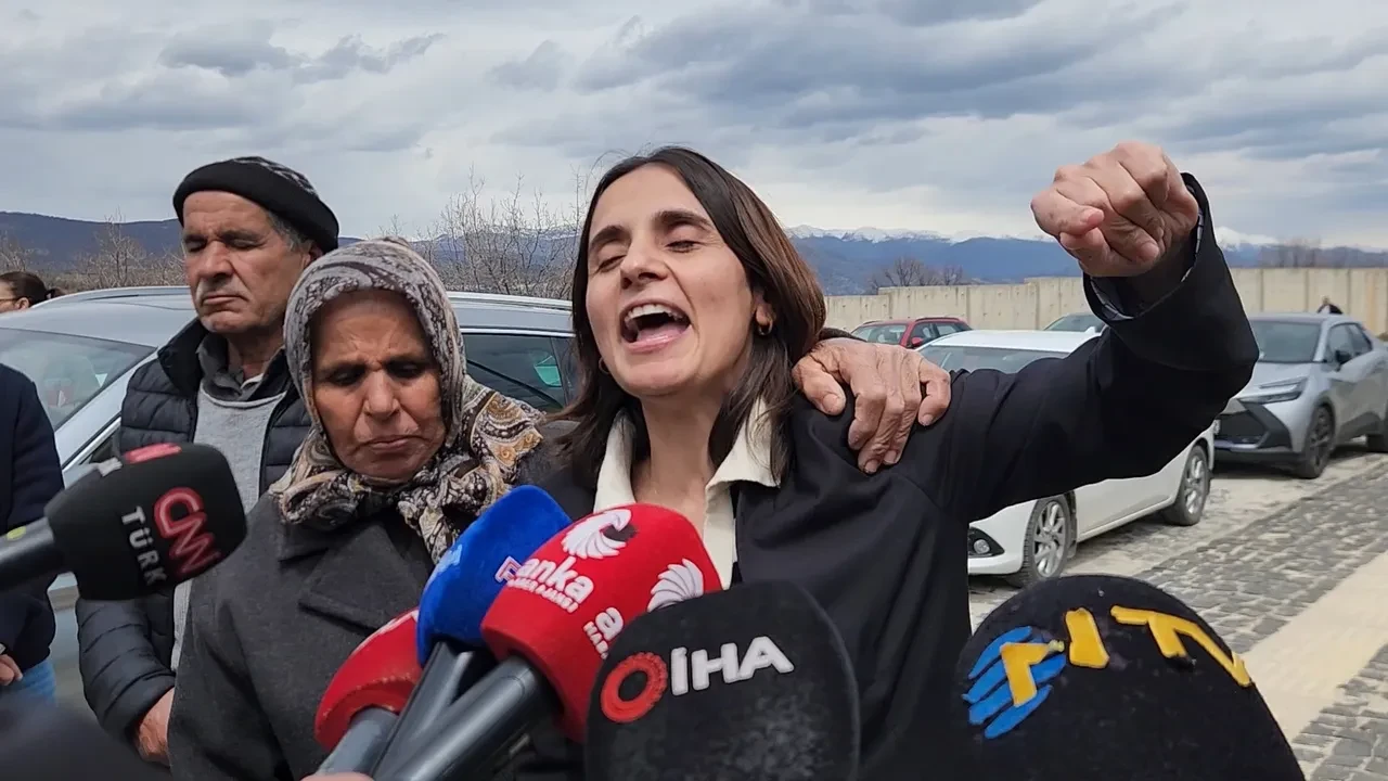 Gülistan Doku'nun ailesi adliye önünde konuştu: '6 yıldır biz biliyoruz'