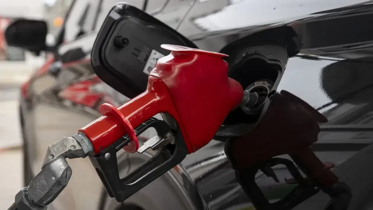 Hürmüz Boğazı gerginliği yine pompayı vurdu: Belçika'da zam haberini alan istasyona koştu!