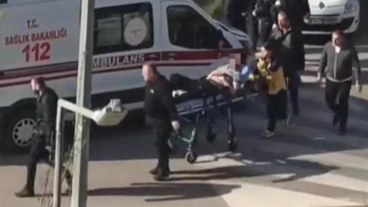 Kocaeli'de lisede dehşet! Öğrenciler arasındaki kavgada kan aktı