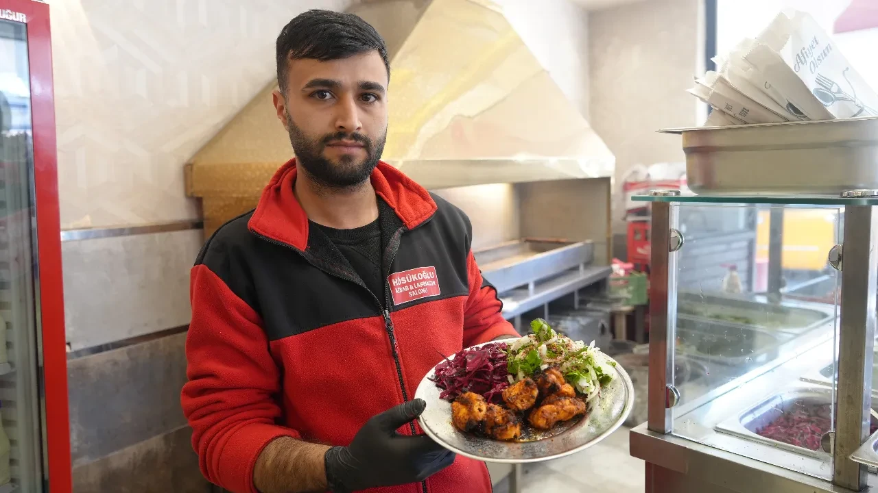  LGS röportajı gündem olmuştu! Kebap ustası olarak ortaya çıktı... İşte aylık kazancı 