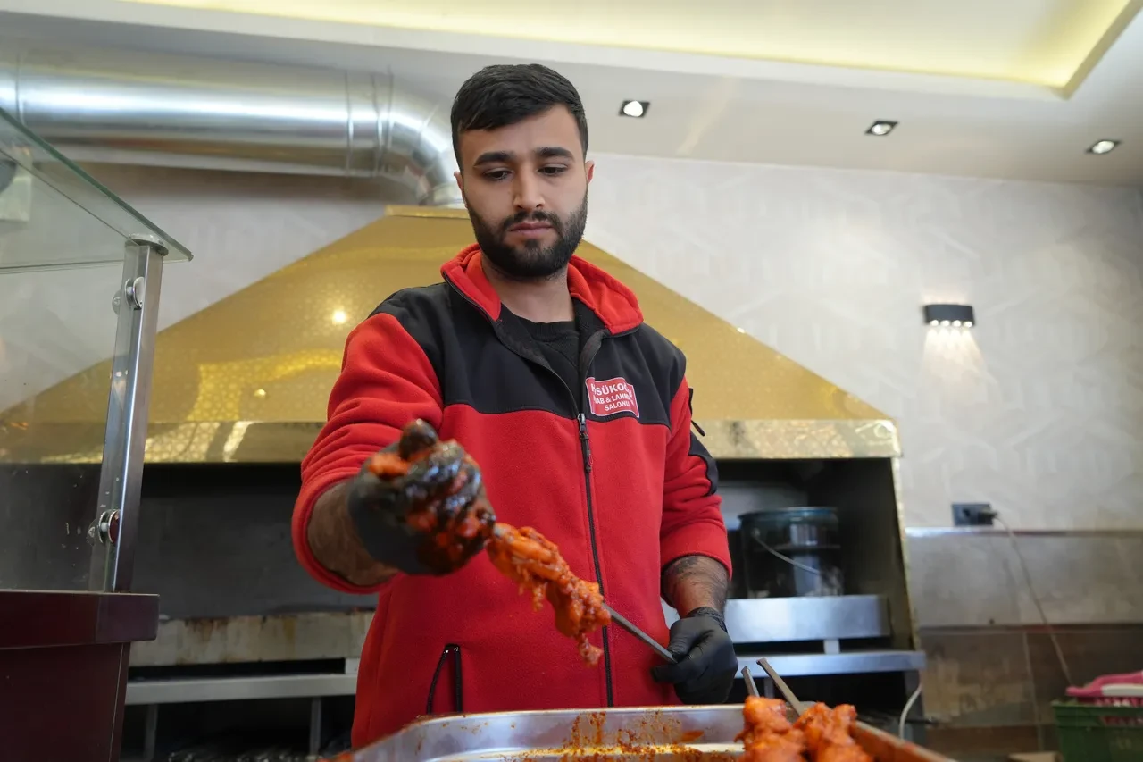 LGS röportajı gündem olmuştu! Kebap ustası olarak ortaya çıktı... İşte aylık kazancı