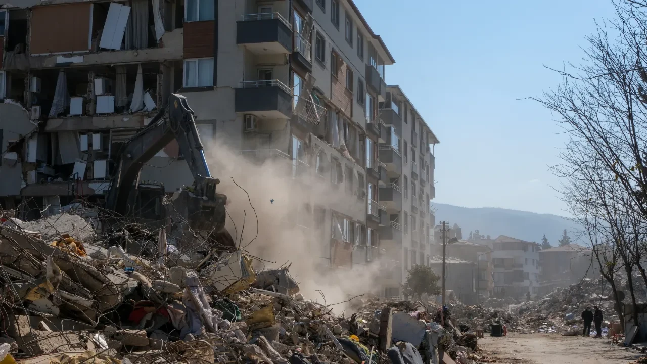 Marmara’da 3.9’luk deprem neden oldu? Prof. Dr. Naci Görür'den çok net uyarı