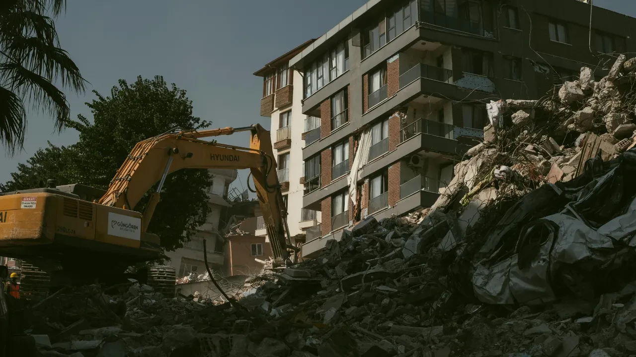 Marmara’da 3.9’luk deprem neden oldu? Prof. Dr. Naci Görür'den çok net uyarı