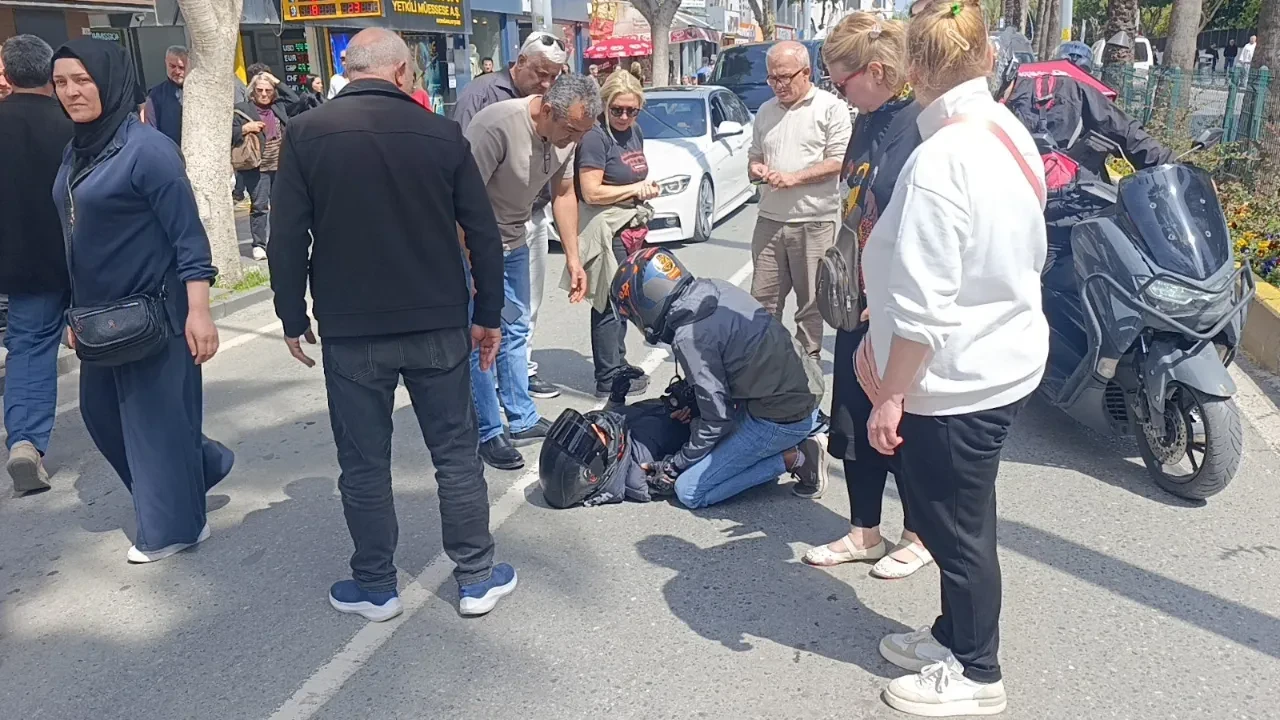 Motosikletle metrelerce sürüklendi! Kazayı burnu kanamadan atlattı