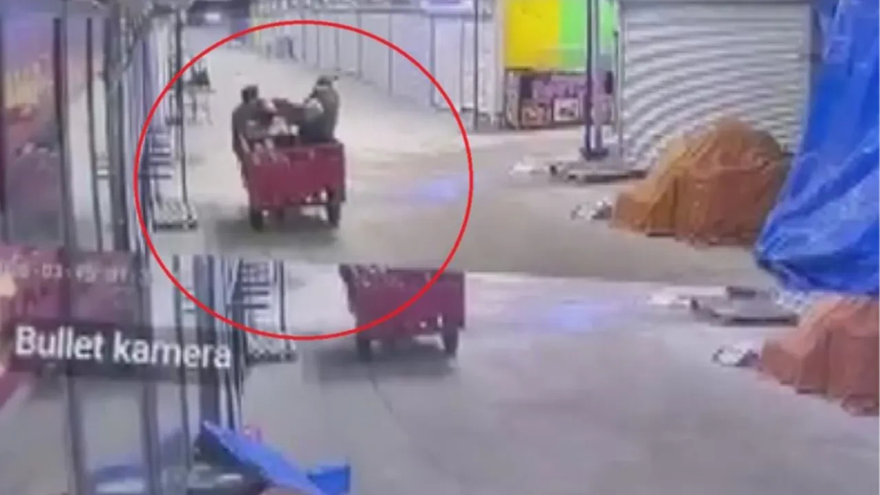 Önce beğenip sonra numaralarına baktılar! 50 bin TL'lik ayakkabıları böyle çaldılar