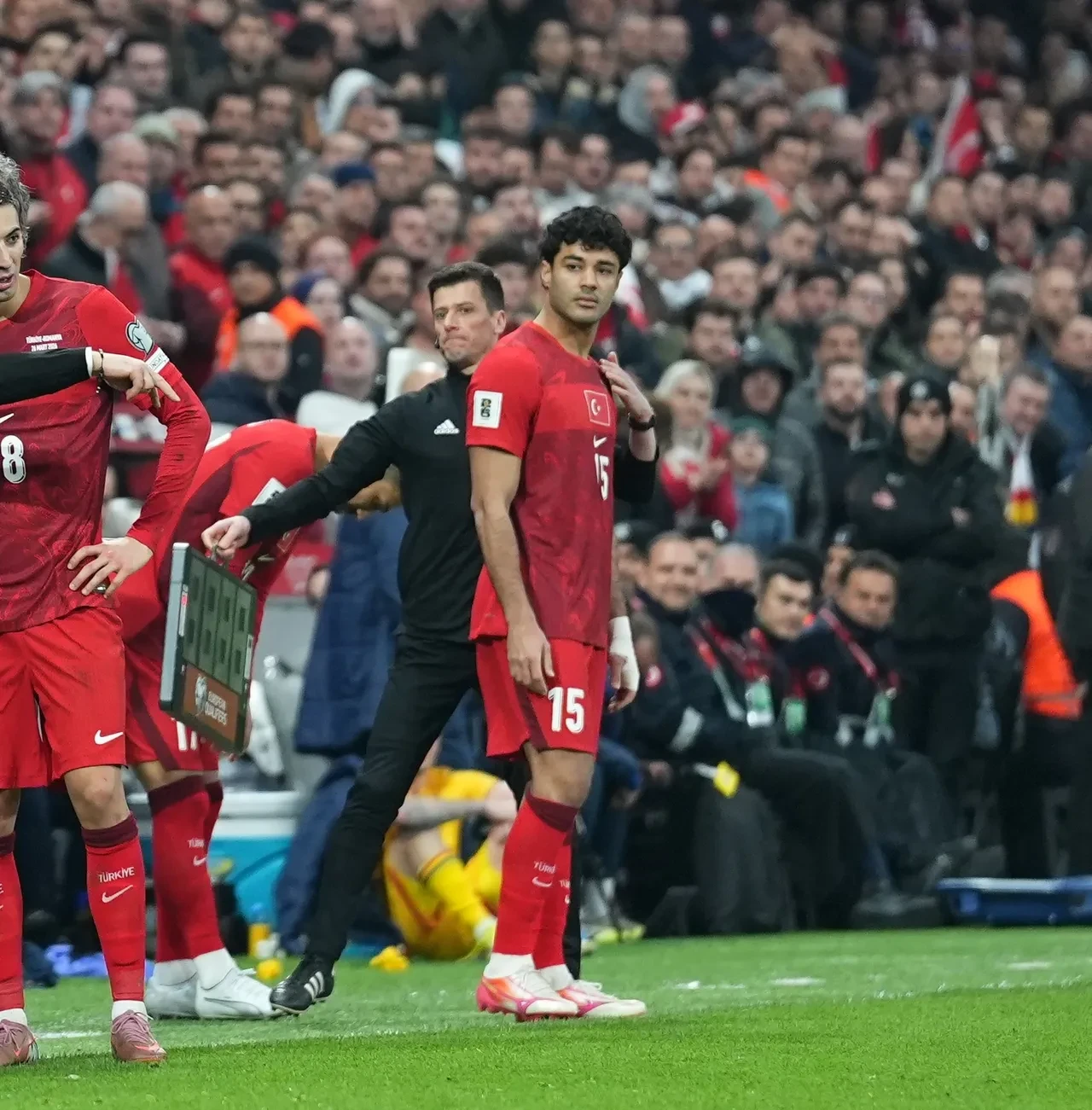 Ozan Kabak, Hoffenheim'da kaldı! Milli futbolcunun sözleşmesi uzatıldı