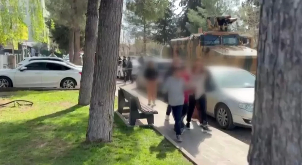Şanlıurfa'da liseye silahlı saldırı! Çok sayıda yaralı var, özel harekat polisleri sevk edildi