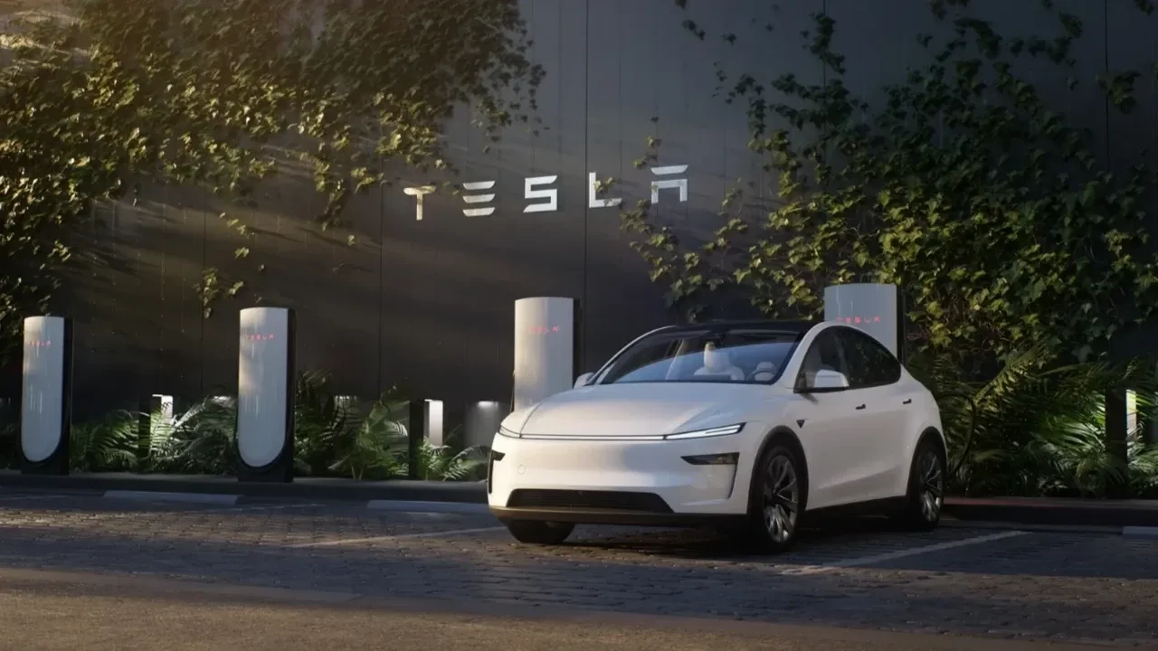 Tesla sahipleri dikkat: Dev güncelleme geldi