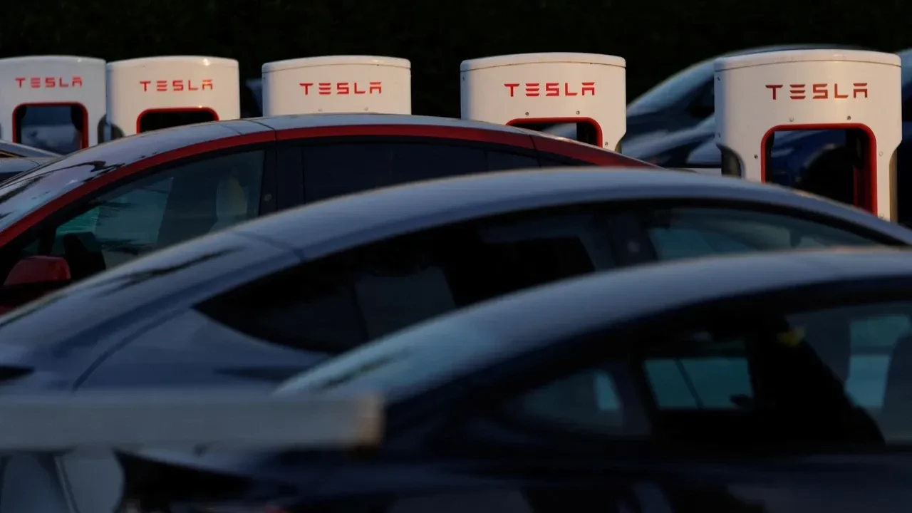 Tesla sahipleri dikkat: Dev güncelleme geldi