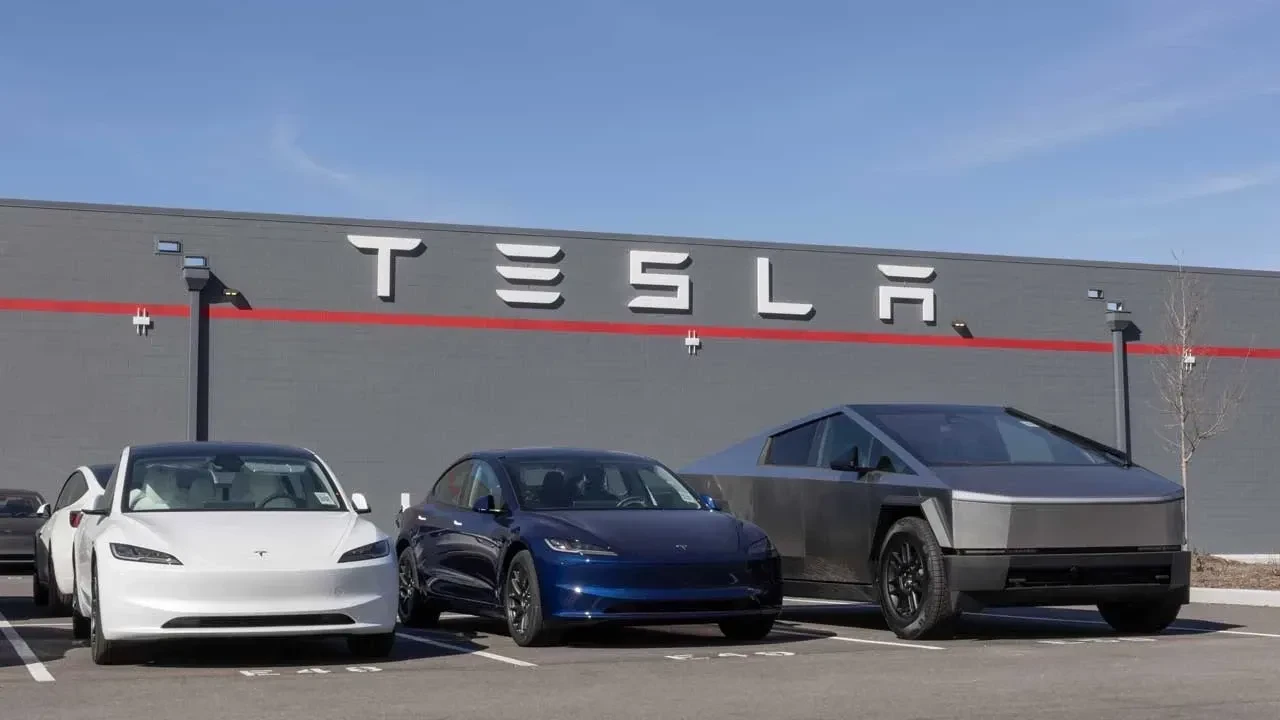 Tesla sahipleri dikkat: Dev güncelleme geldi