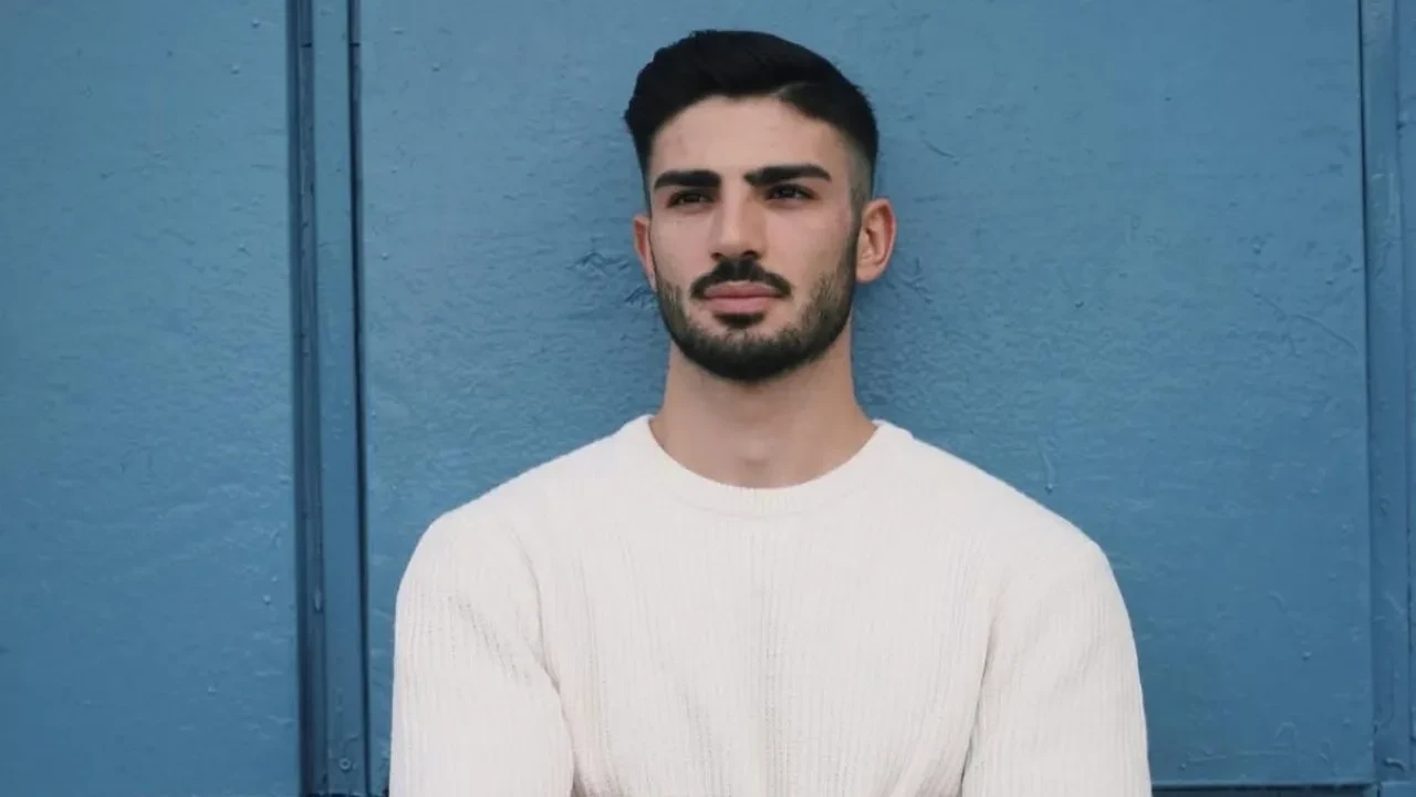 Yakışıklı Mısırcı Alper Temel İstanbul’da nerede mısır satıyor? Yakışıklı Mısırcı Alper Temel sosyal medya hesapları nedir?