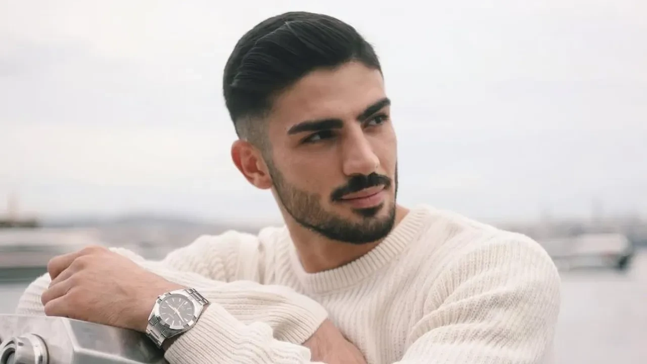 Yakışıklı Mısırcı Alper Temel İstanbul’da nerede mısır satıyor? Yakışıklı Mısırcı Alper Temel sosyal medya hesapları nedir?