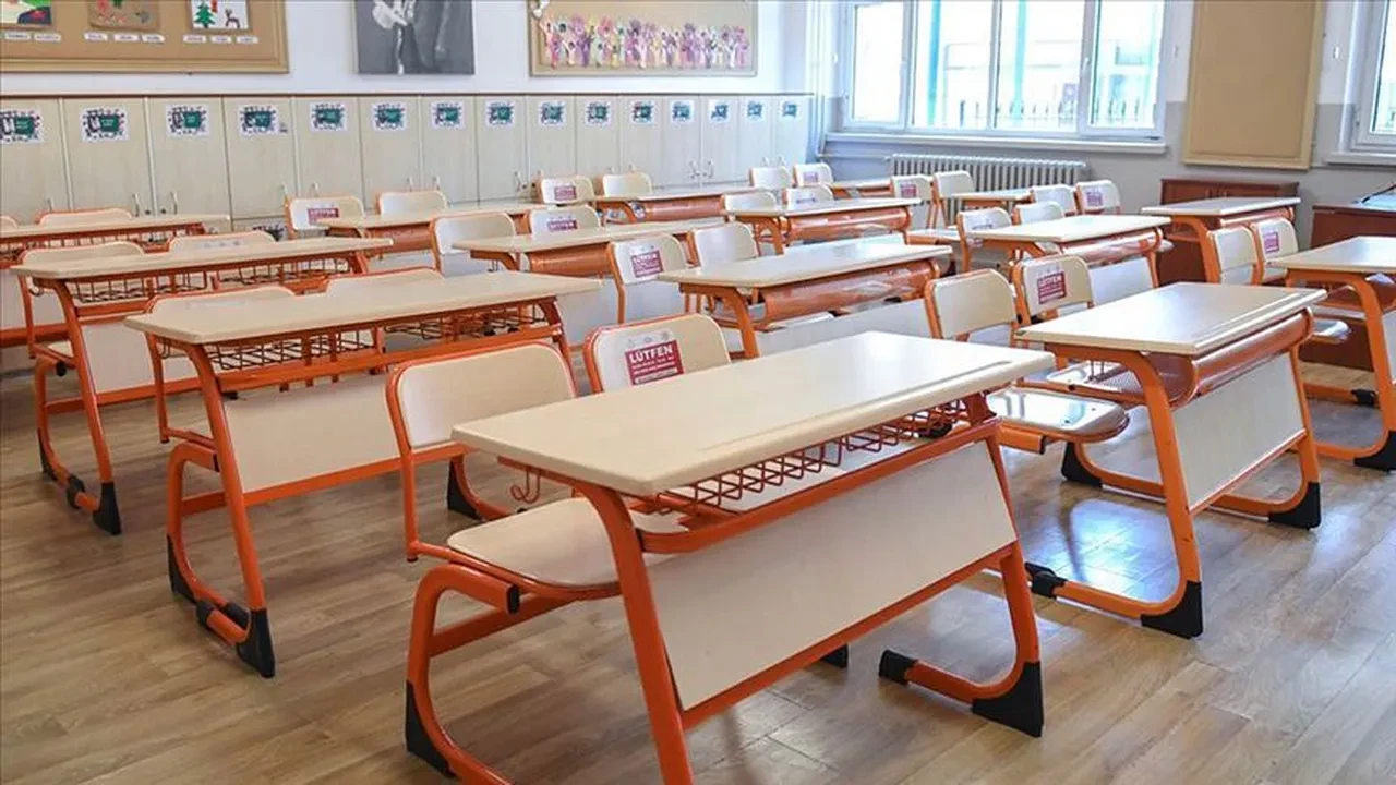 Yarın okullar tatil mi? 15 Nisan İstanbul, Ankara ve diğer illerde okulların tatil durumu!